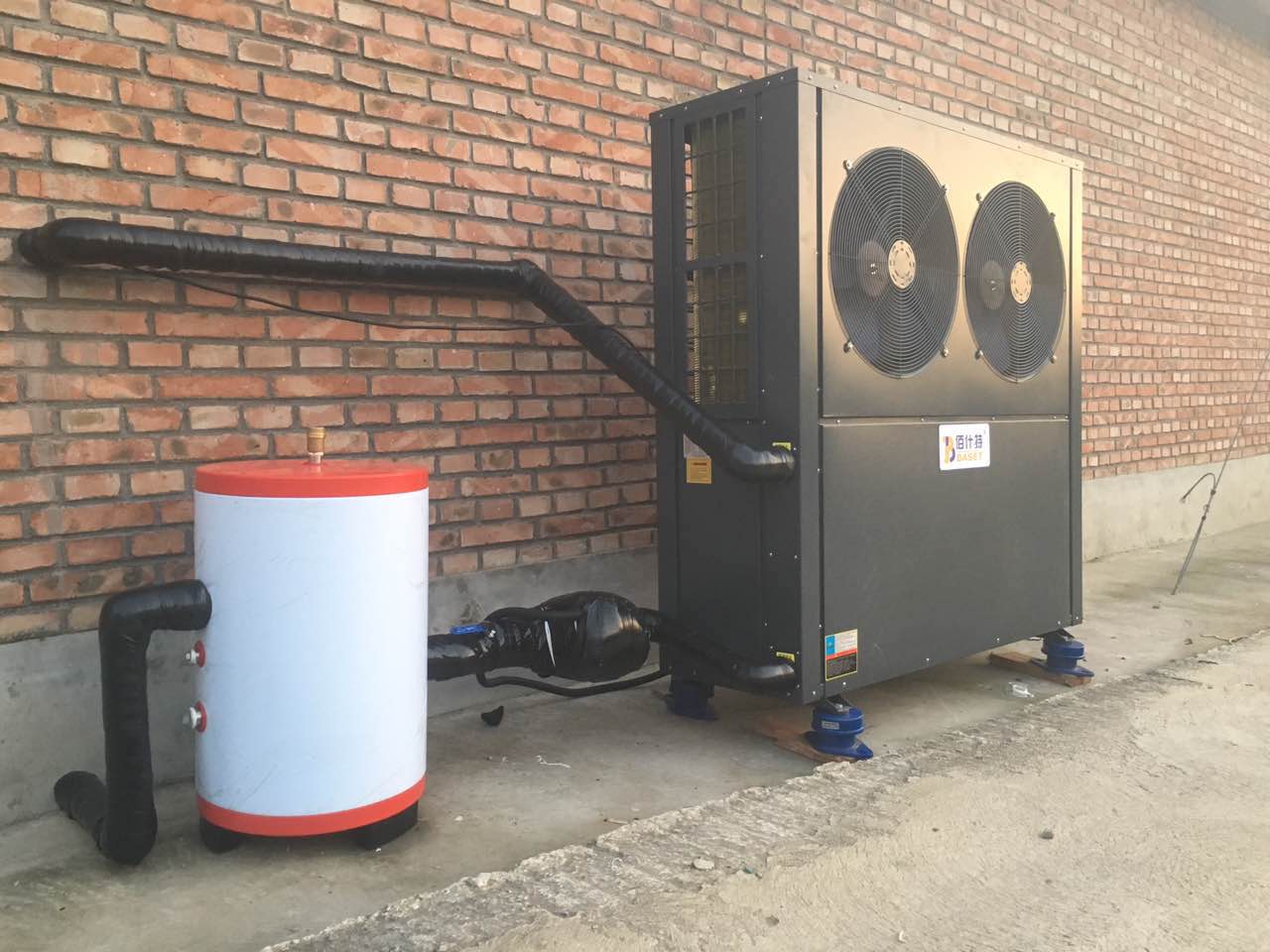 空氣能緩沖水箱安裝案例圖 空氣能緩沖水箱安裝案例圖